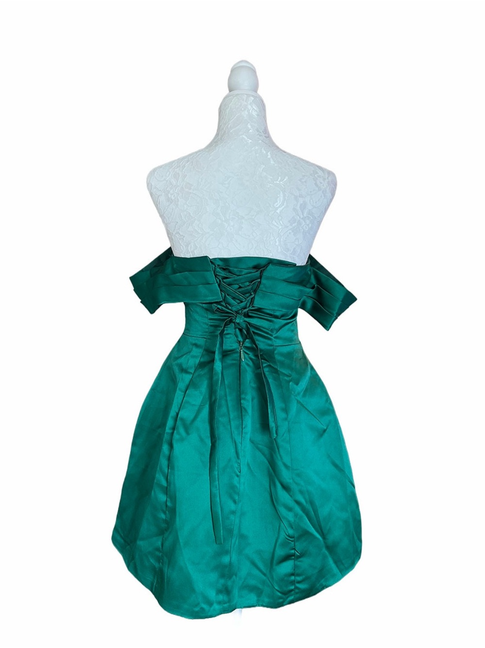 Emerald Green Off-the-Shoulder Satin Cocktail Dress Size 0 prom, wedding guest - Picture 5 of 8